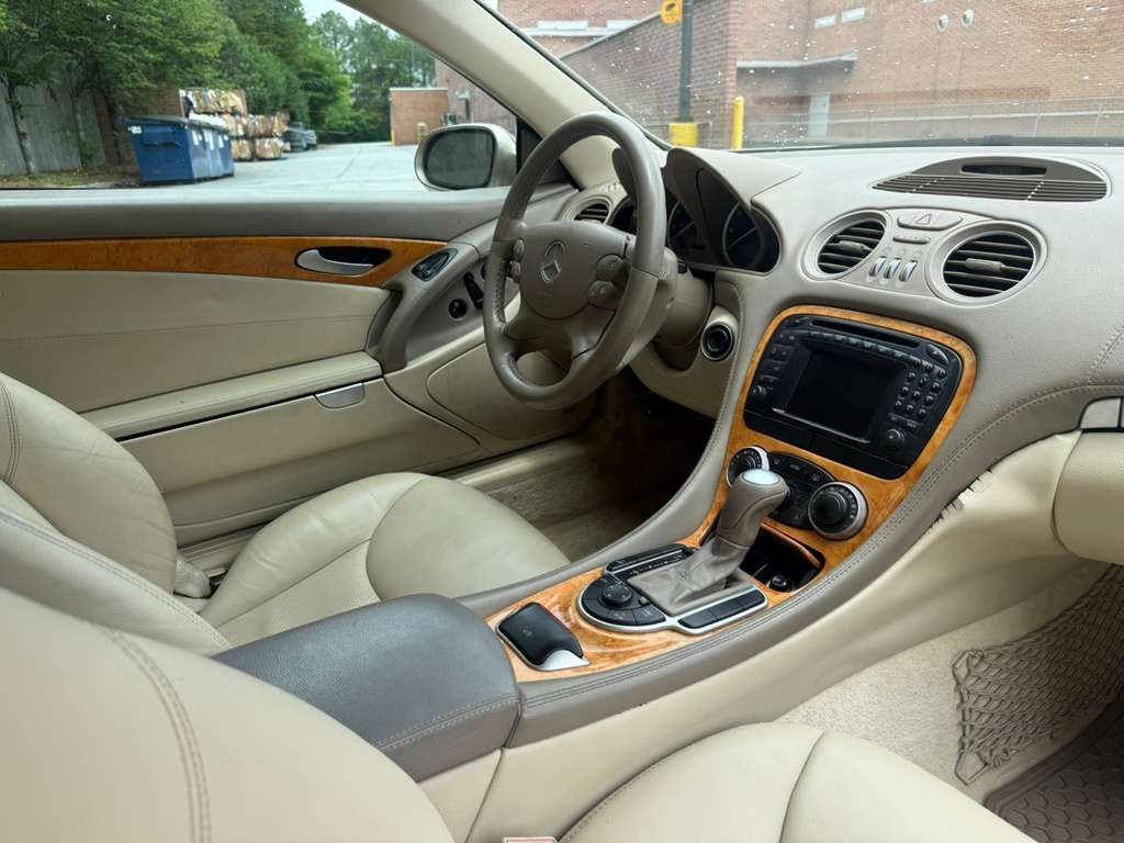 2003 Mercedes-Benz SL-Class Image 10