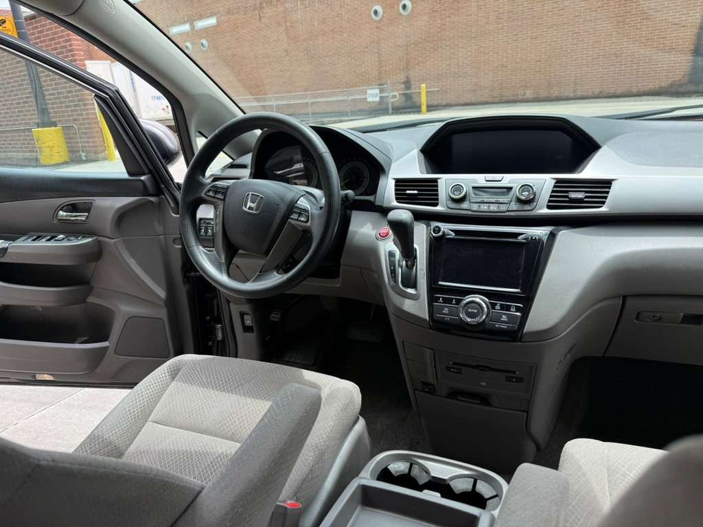 2016 Honda Odyssey Image 9