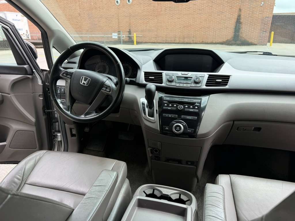 2013 Honda Odyssey Image 8