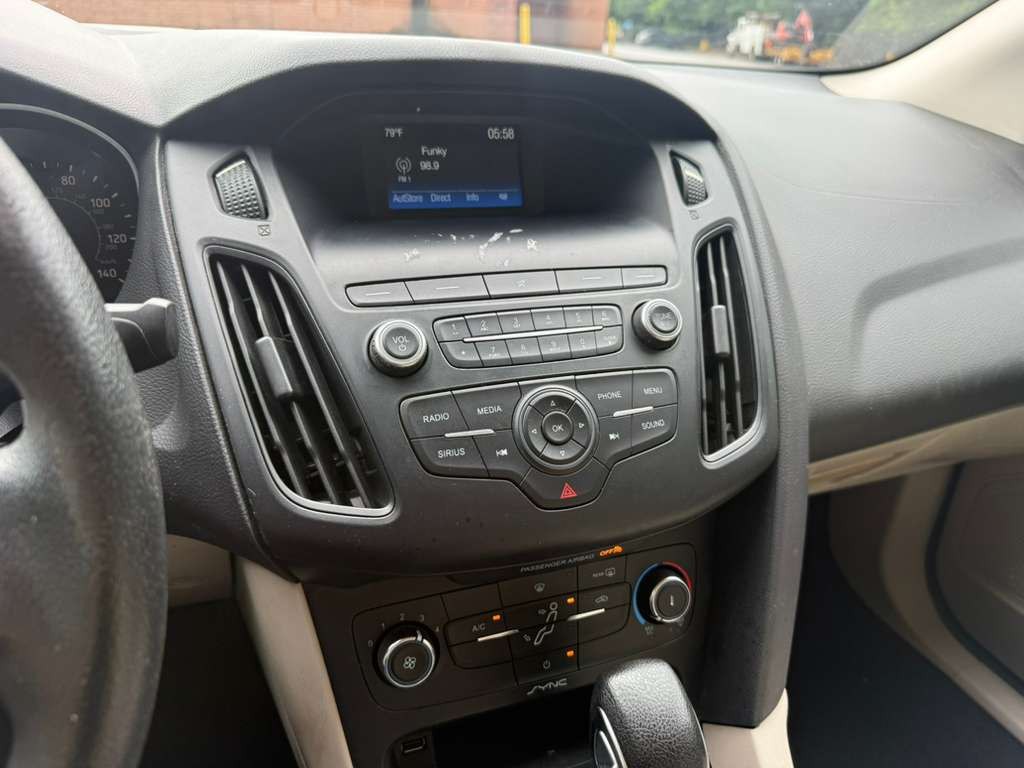 2018 Ford Focus Image 9