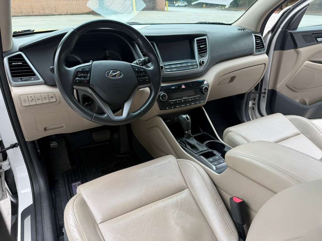2016 Hyundai Tucson Image 10