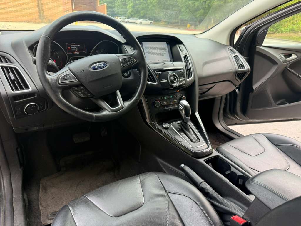 2017 Ford Focus Image 8
