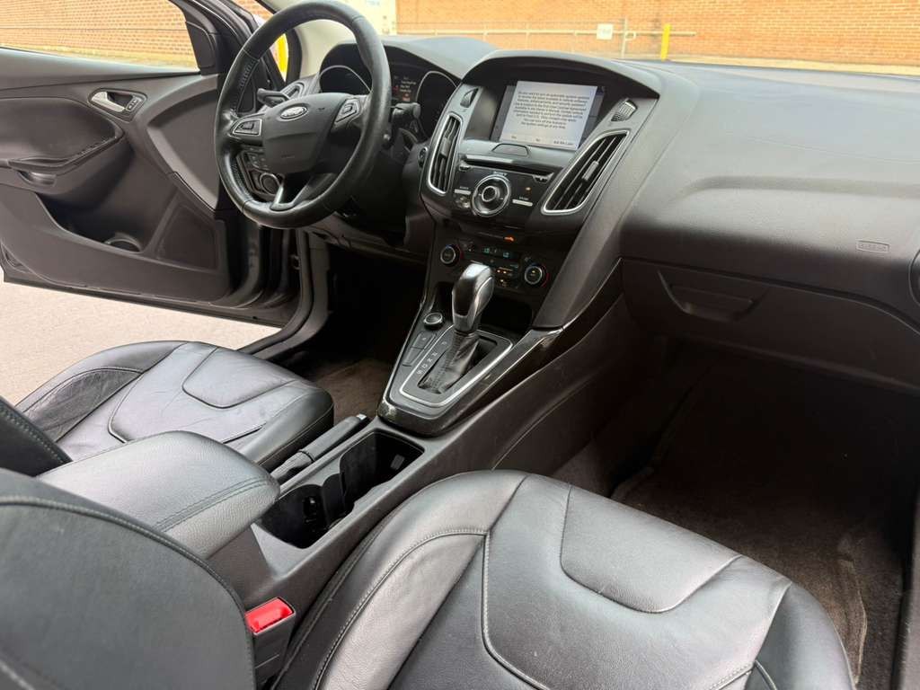 2017 Ford Focus Image 11