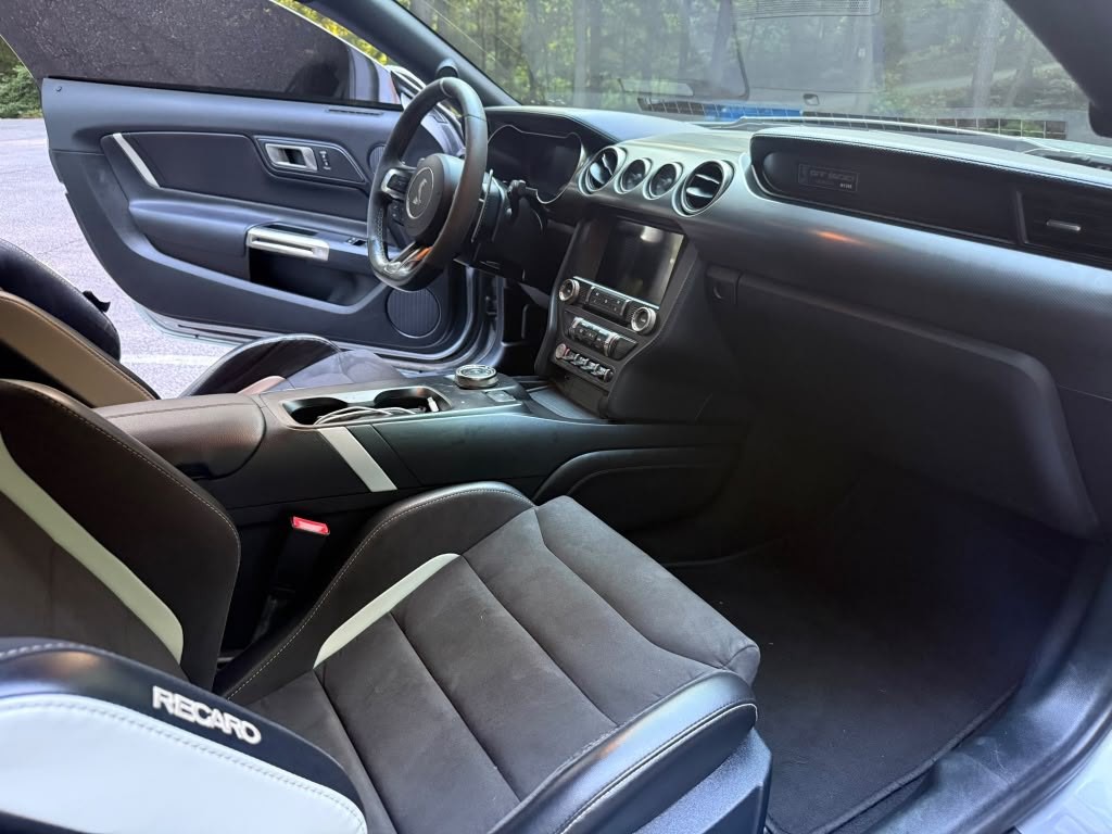 2021 Ford Mustang Image 12