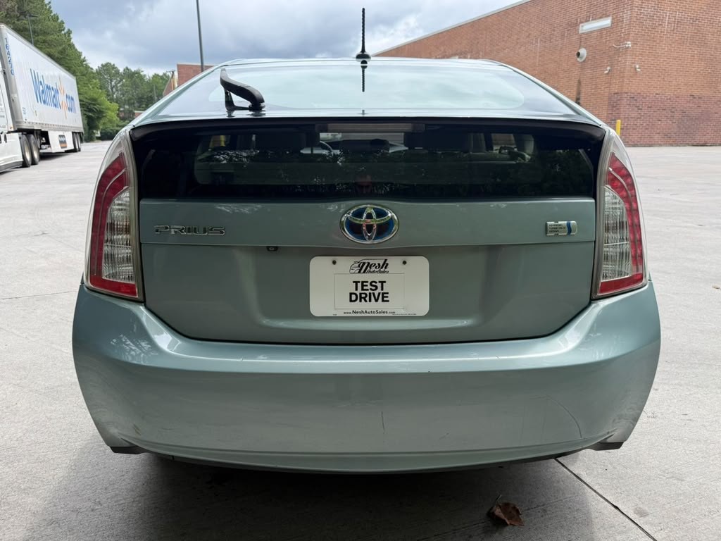 2013 Toyota Prius Image 3