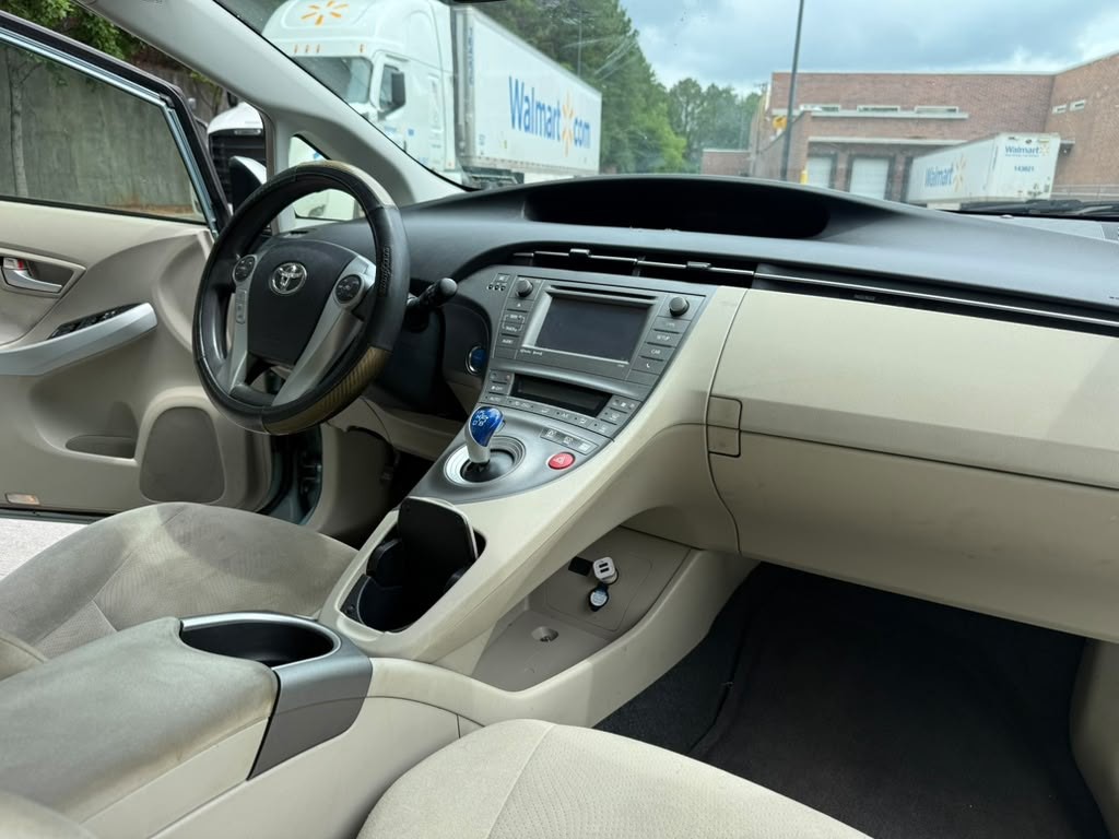 2013 Toyota Prius Image 8