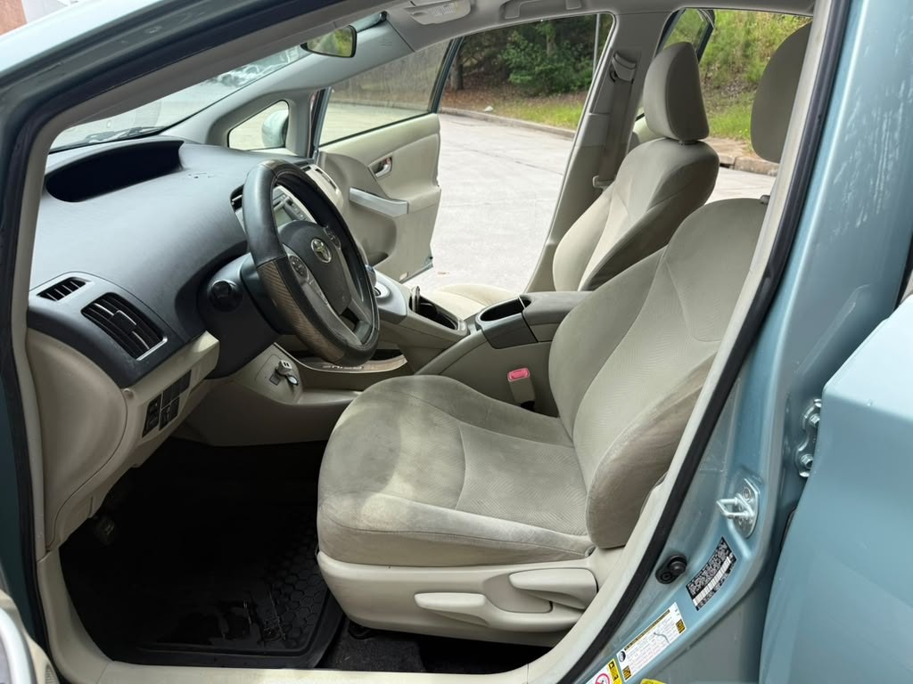 2013 Toyota Prius Image 9