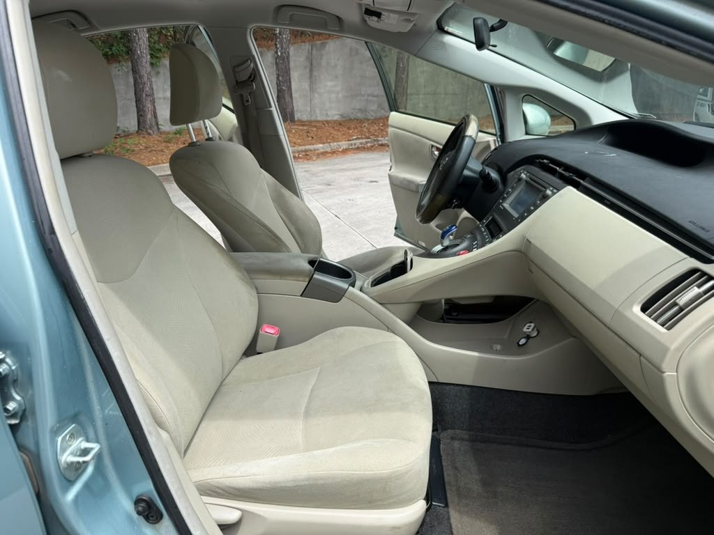 2013 Toyota Prius Image 10