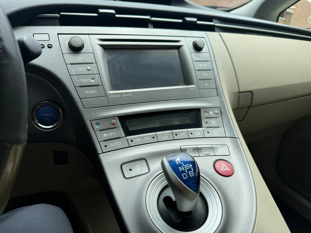 2013 Toyota Prius Image 11