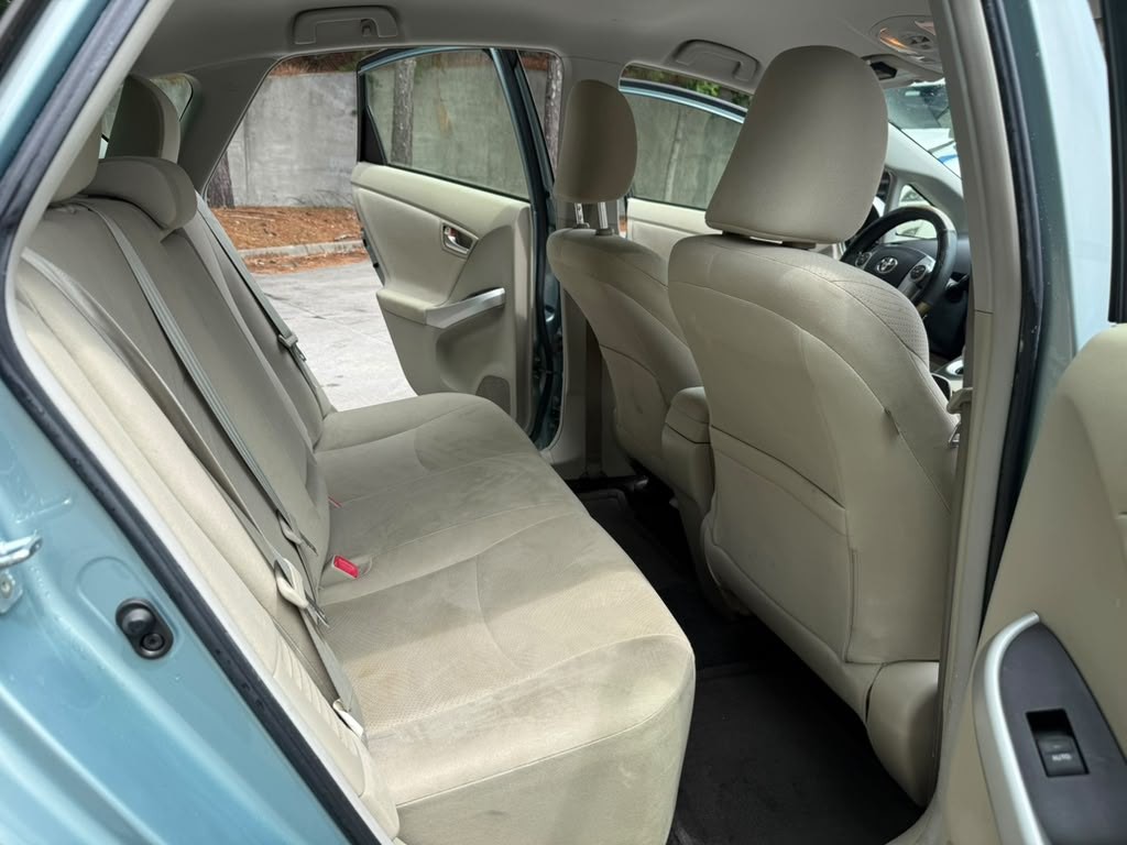 2013 Toyota Prius Image 12