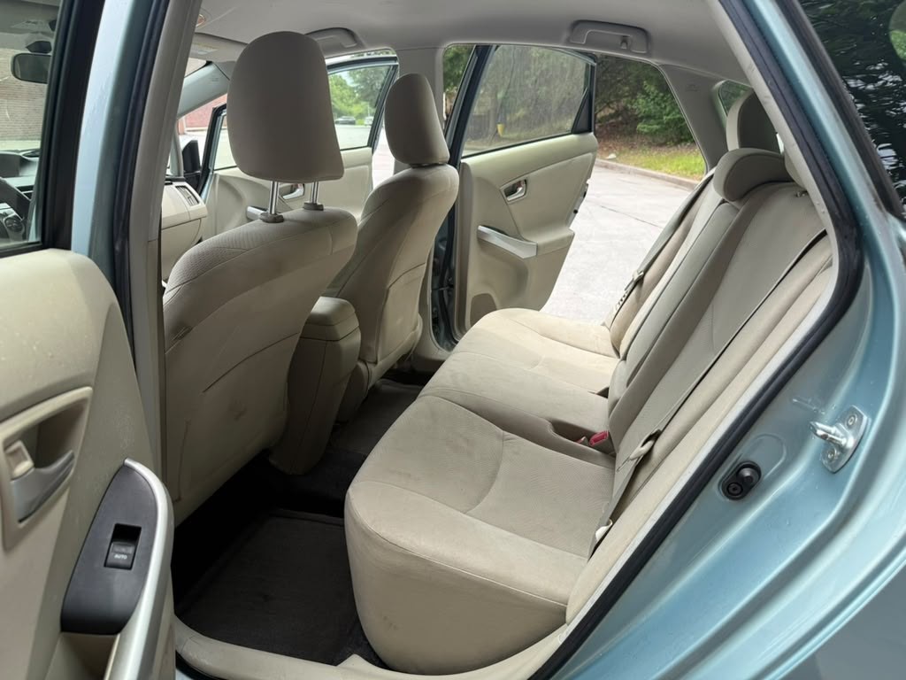 2013 Toyota Prius Image 14