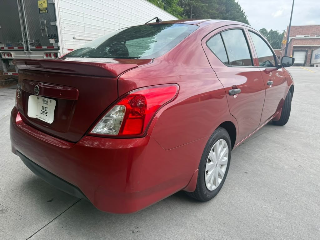 2017 Nissan Versa Image 5