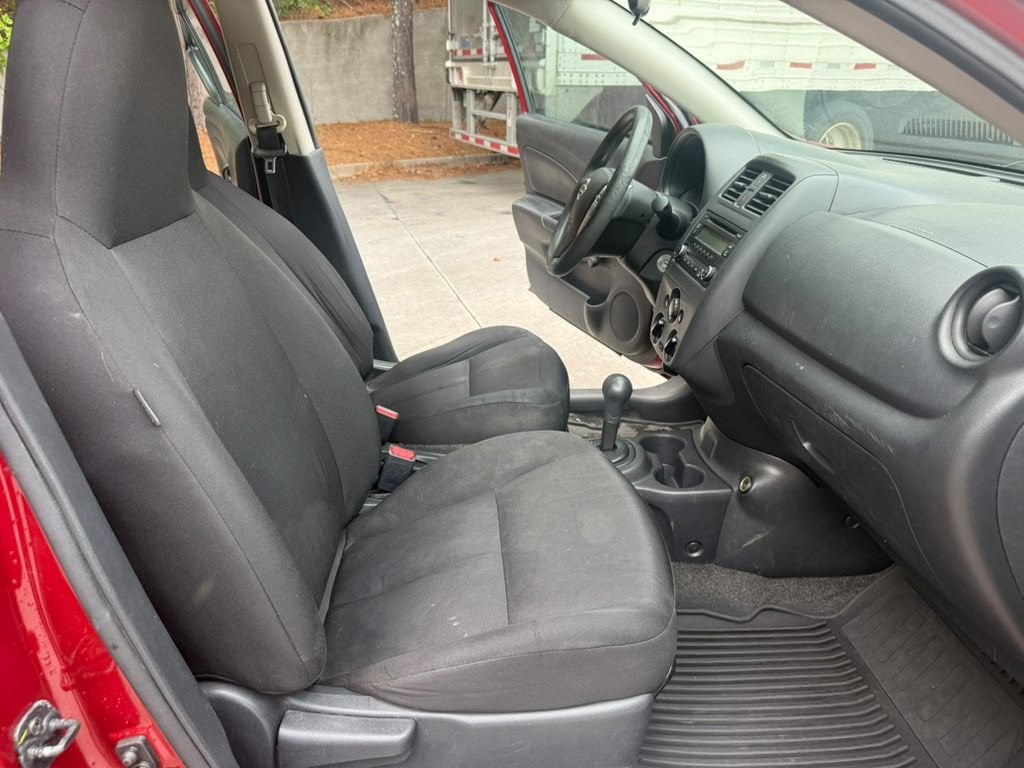 2017 Nissan Versa Image 6