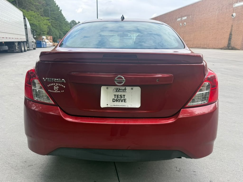 2017 Nissan Versa Image 12