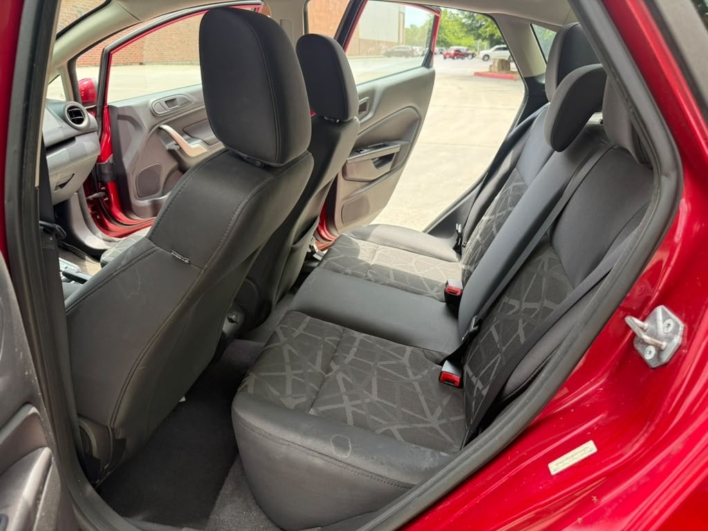 2011 Ford Fiesta Image 13