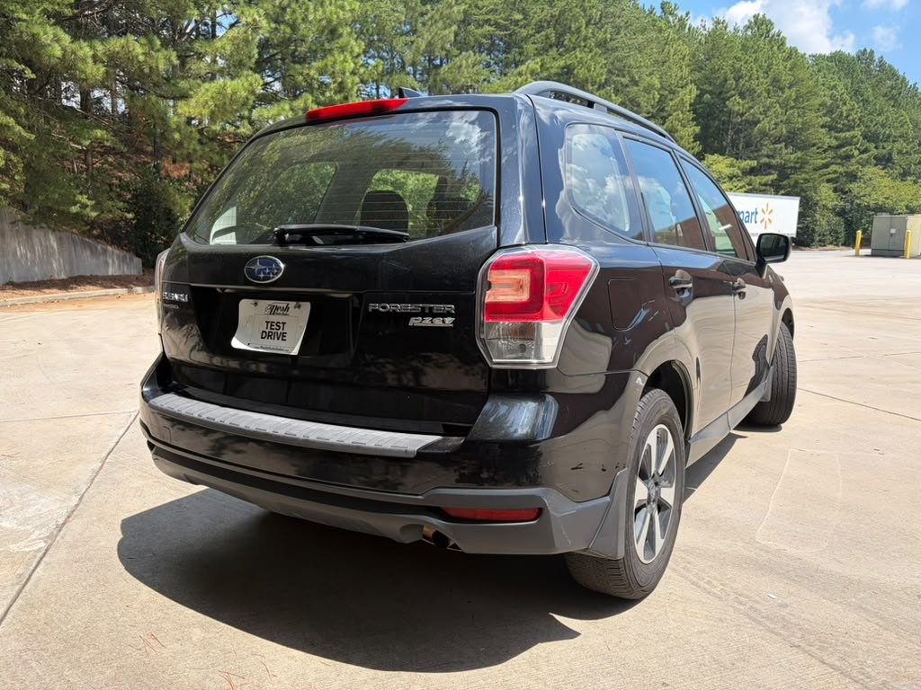 2017 Subaru Forester Image 6