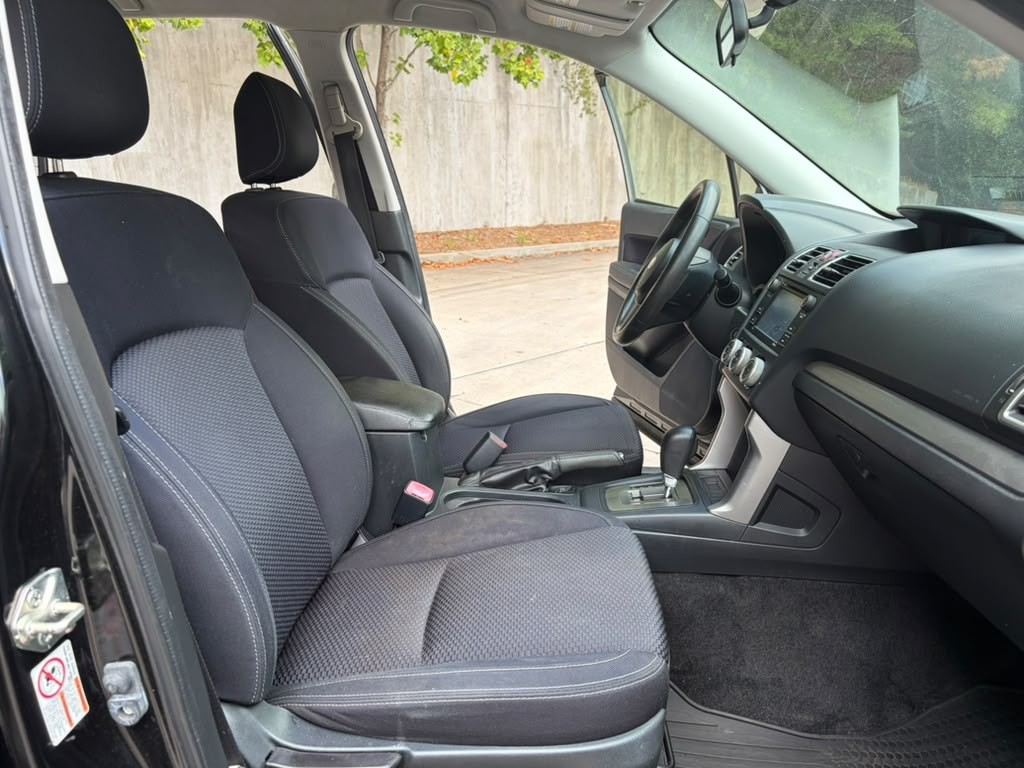 2017 Subaru Forester Image 10