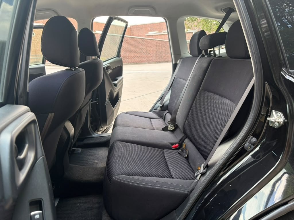 2017 Subaru Forester Image 12