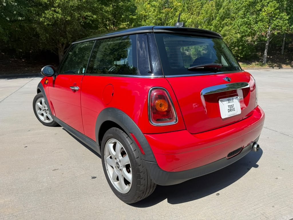 2010 MINI Cooper Image 5