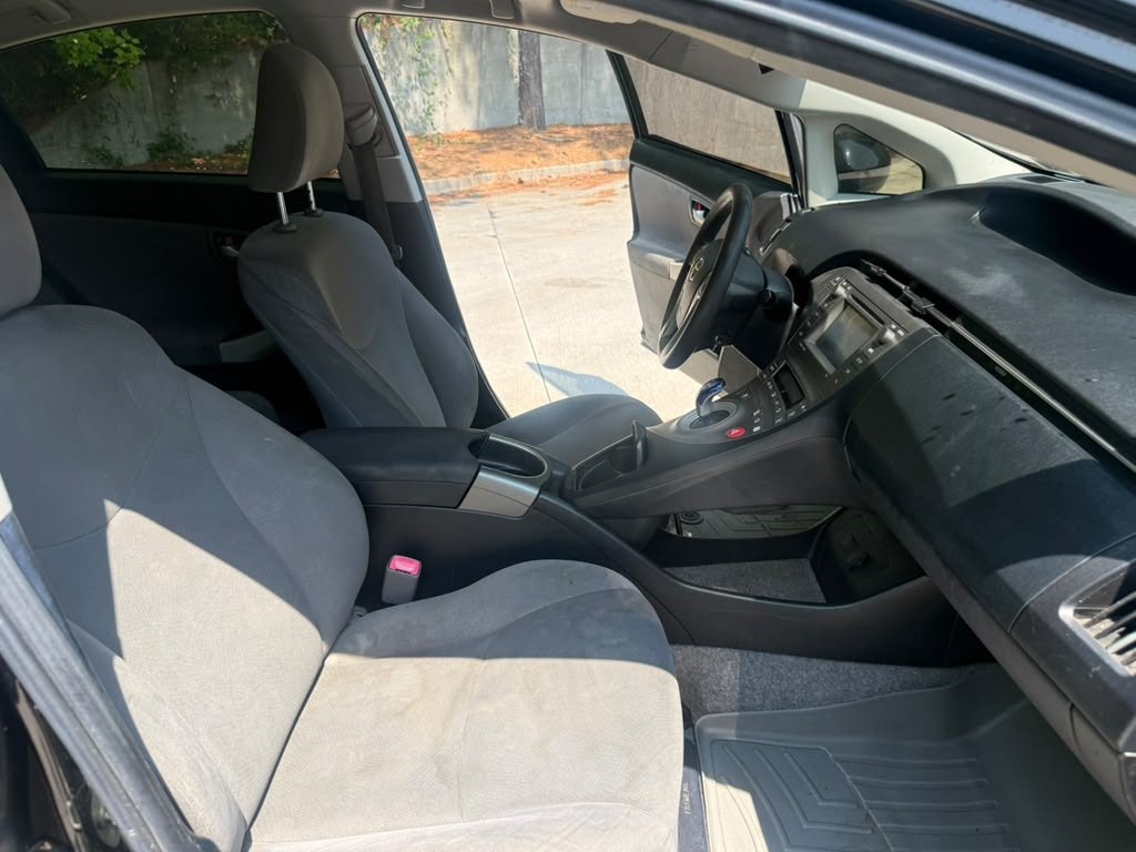 2013 Toyota Prius Image 10