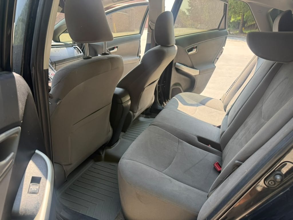 2013 Toyota Prius Image 11