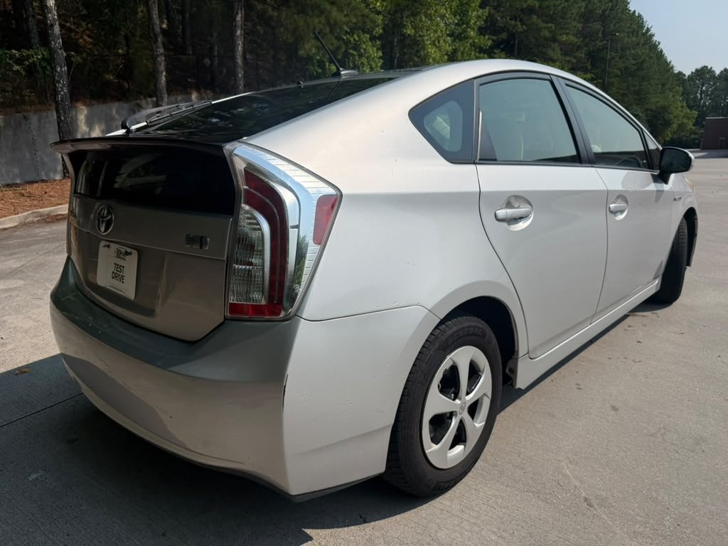 2013 Toyota Prius Image 2