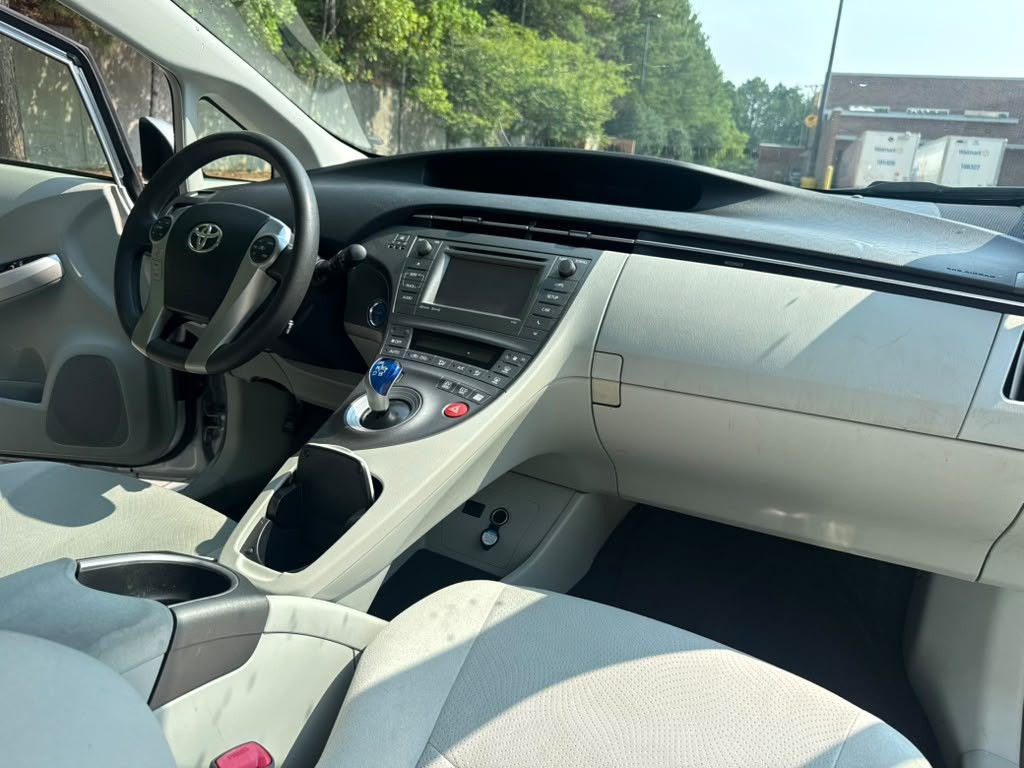 2013 Toyota Prius Image 9