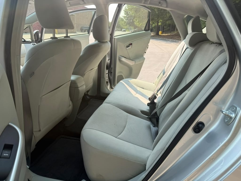 2013 Toyota Prius Image 11