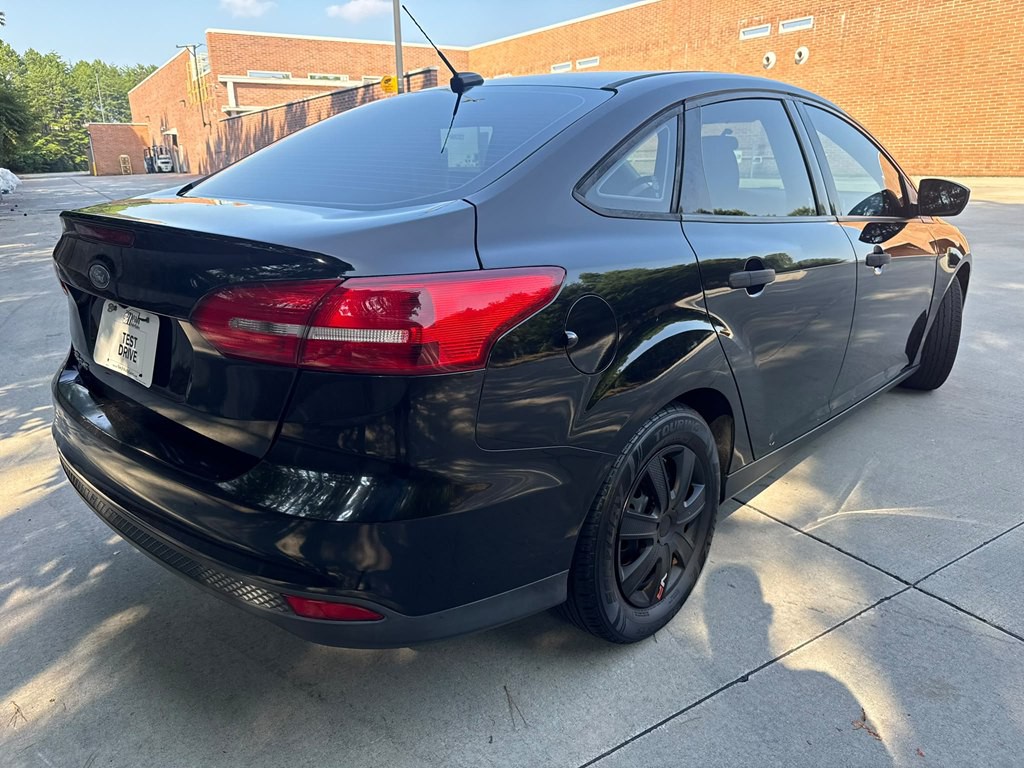 2017 Ford Focus Image 5