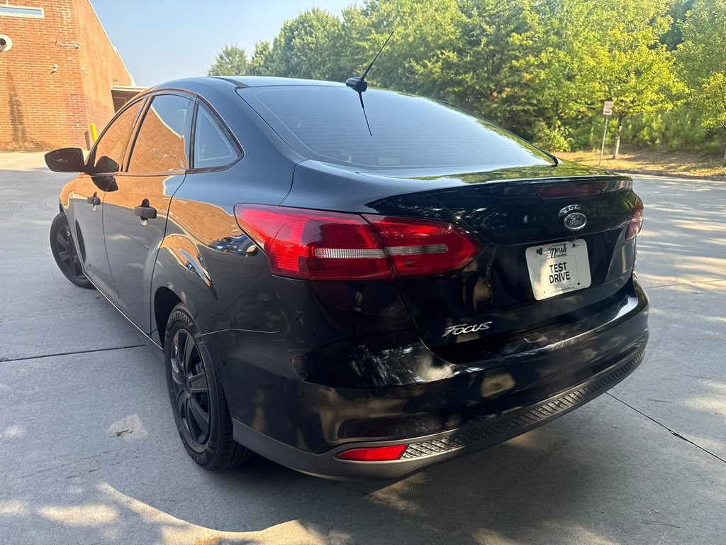 2017 Ford Focus Image 6