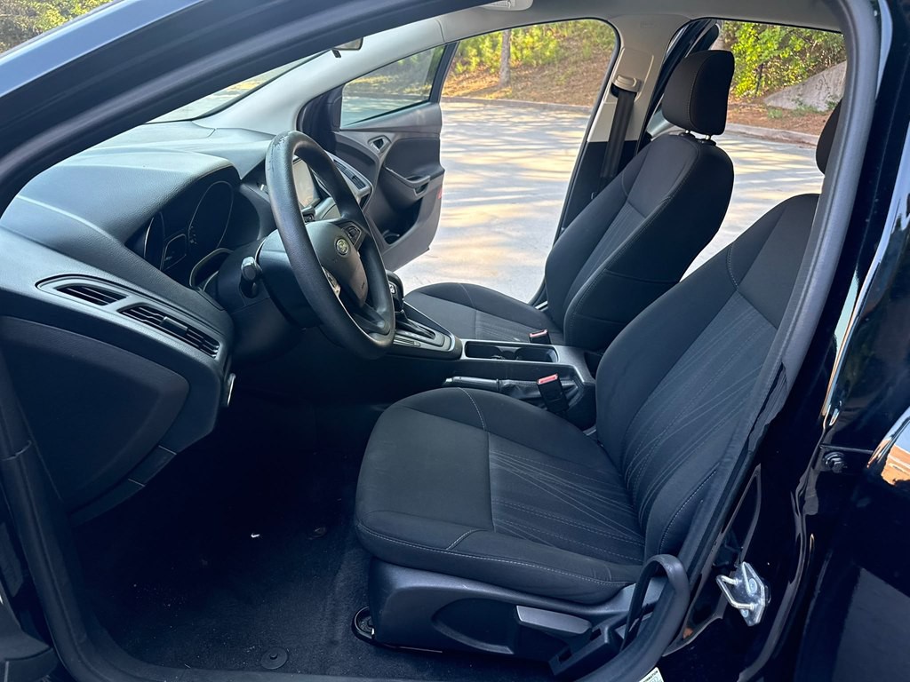 2017 Ford Focus Image 9