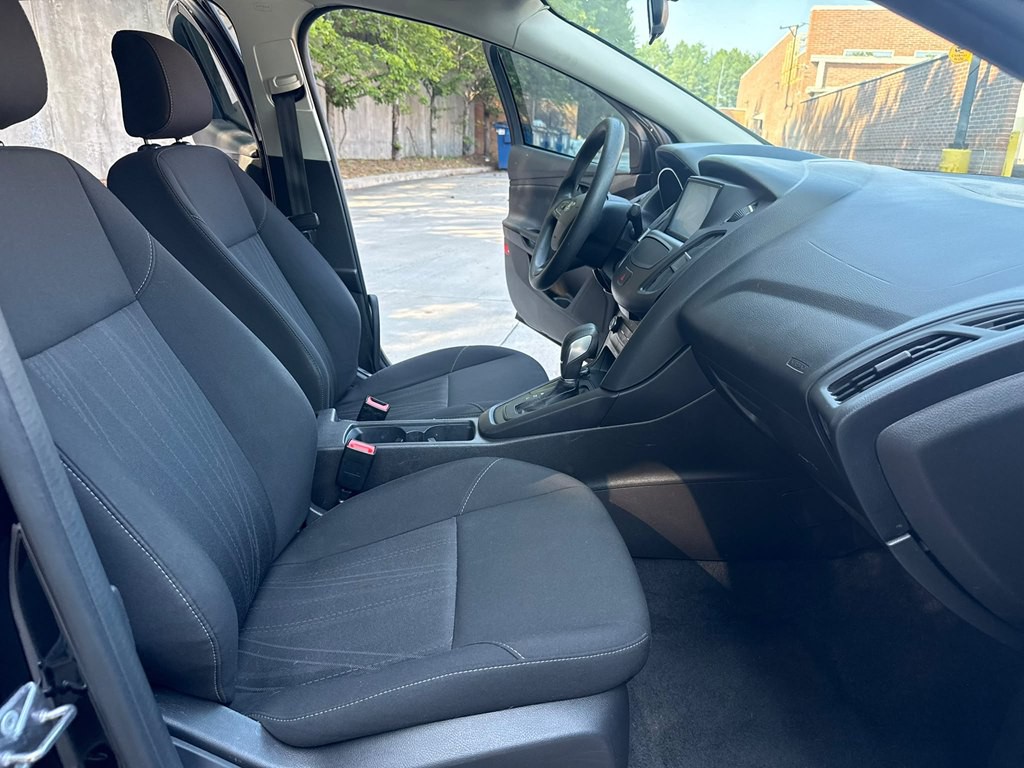 2017 Ford Focus Image 11