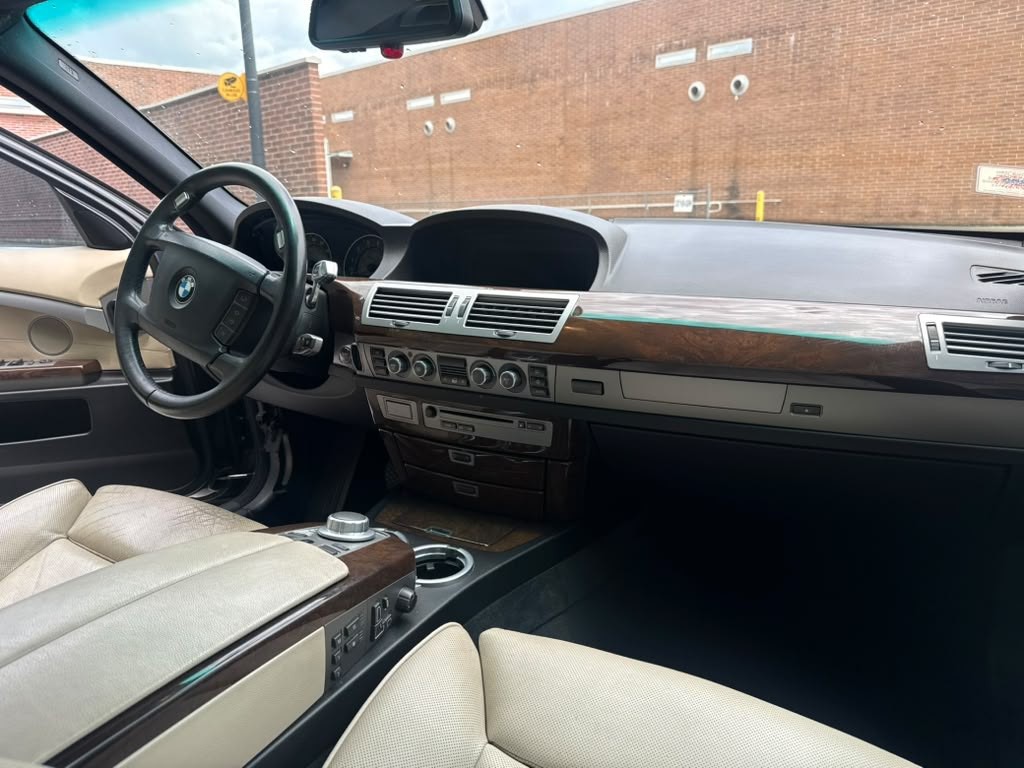 2006 BMW 7 Series Image 8