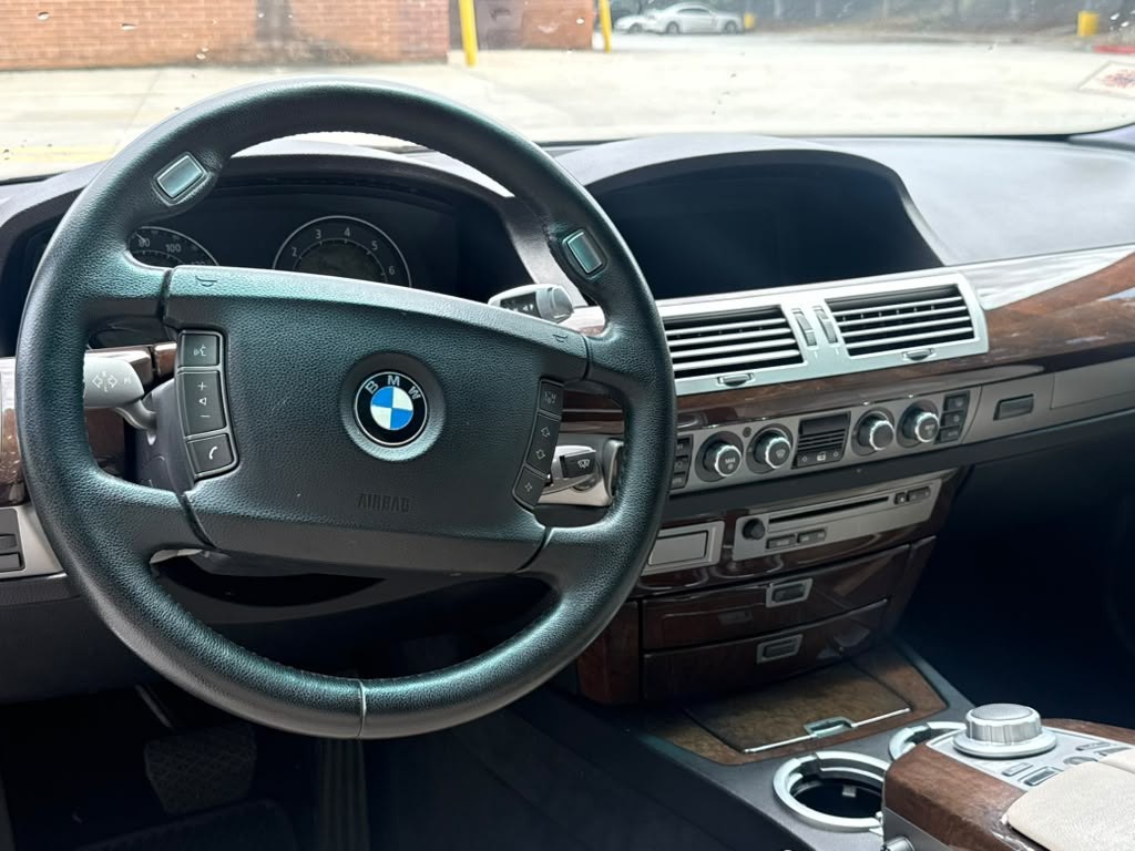 2006 BMW 7 Series Image 9