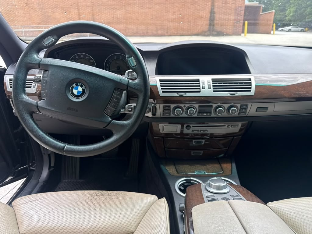 2006 BMW 7 Series Image 14