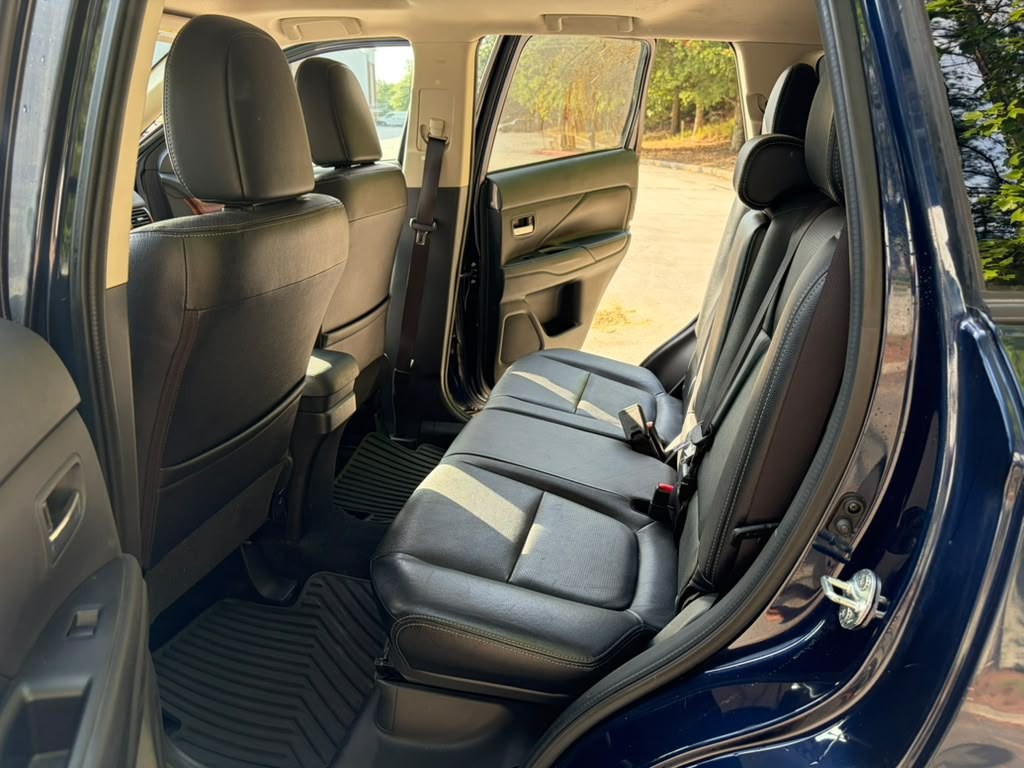 2015 Mitsubishi Outlander Image 8