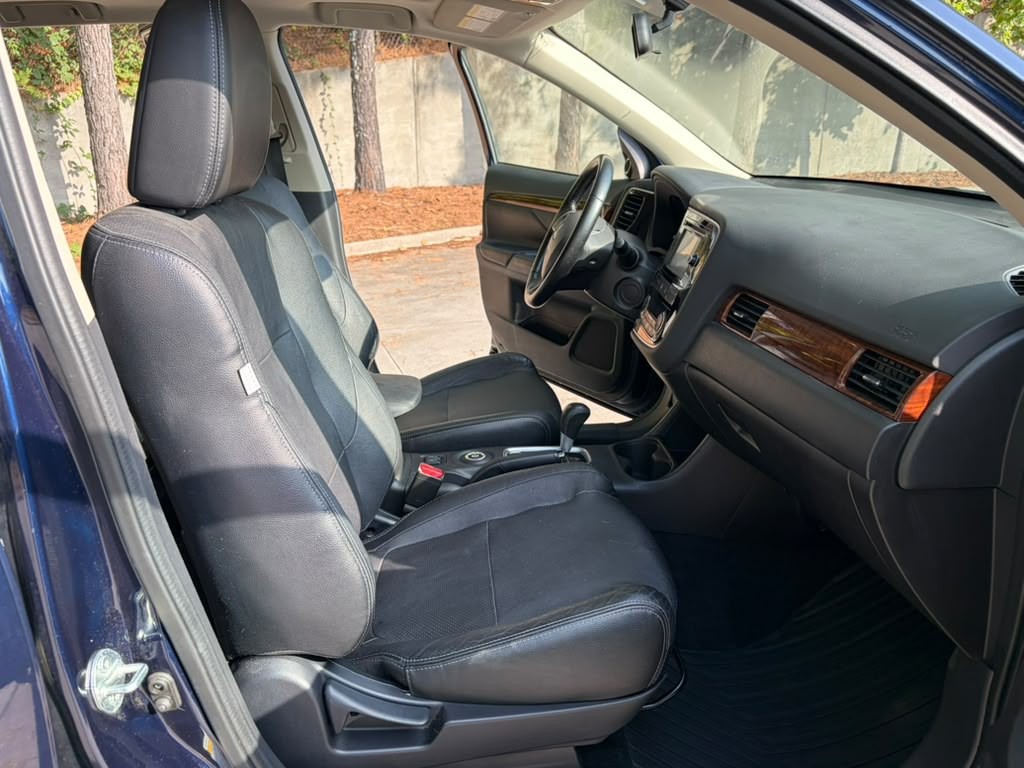 2015 Mitsubishi Outlander Image 9