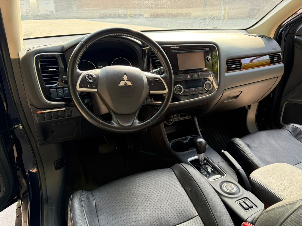 2015 Mitsubishi Outlander Image 12