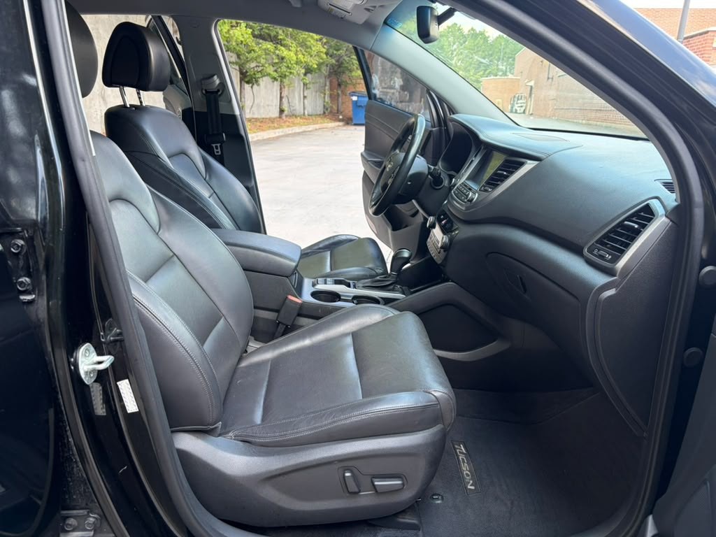 2016 Hyundai Tucson Image 17