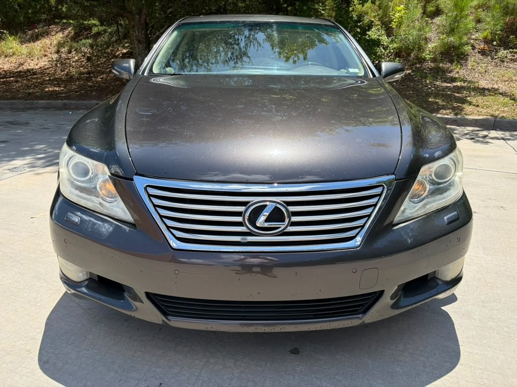 2010 Lexus LS Image 2