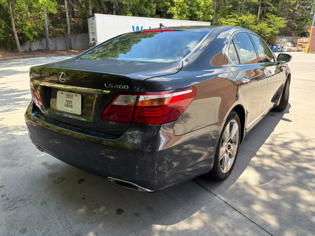 2010 Lexus LS Image 6