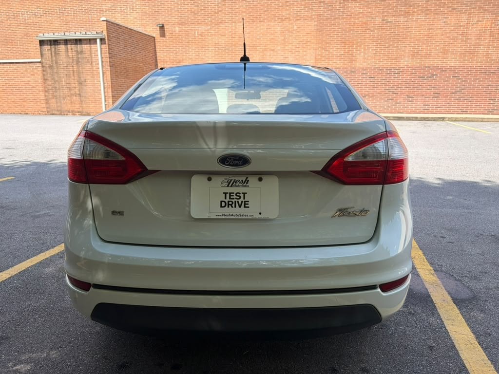 2014 Ford Fiesta Image 5
