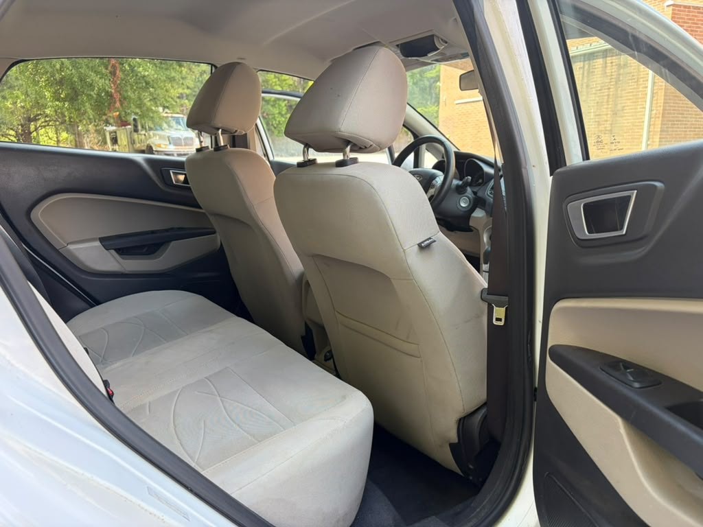 2014 Ford Fiesta Image 7
