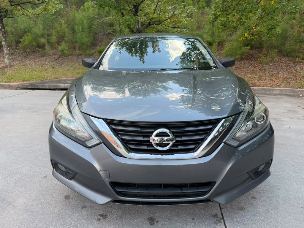 2017 Nissan Altima Image 2