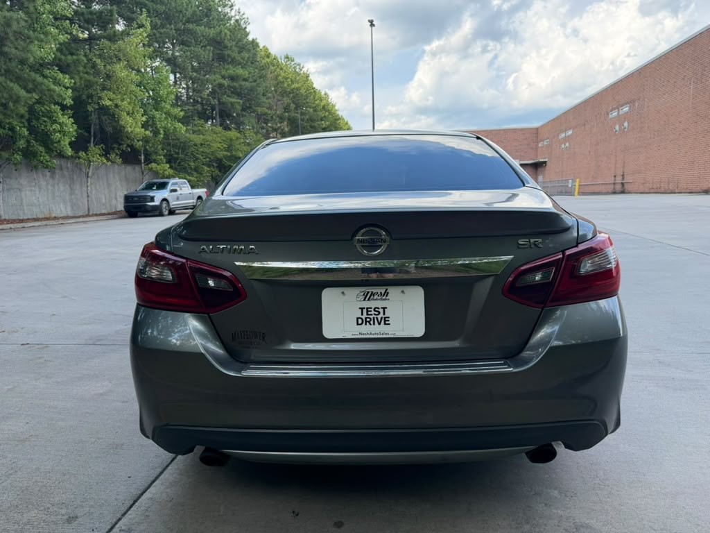 2017 Nissan Altima Image 4