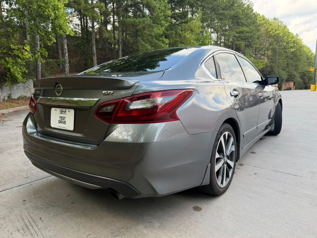 2017 Nissan Altima Image 6