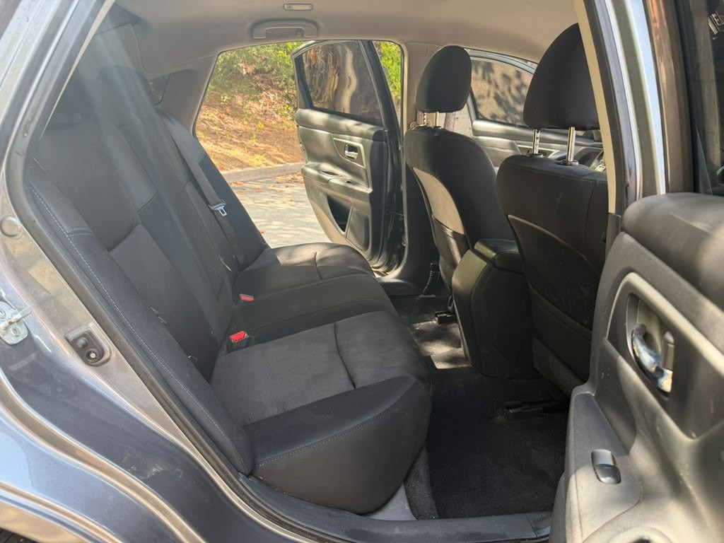2017 Nissan Altima Image 8