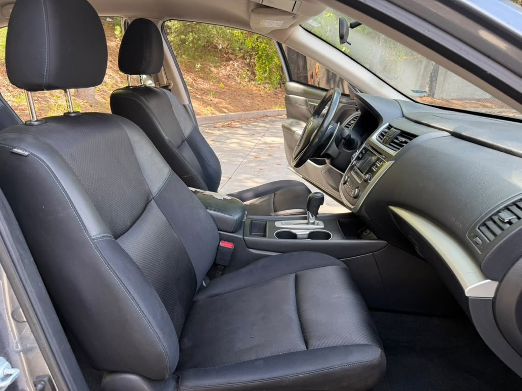 2017 Nissan Altima Image 10