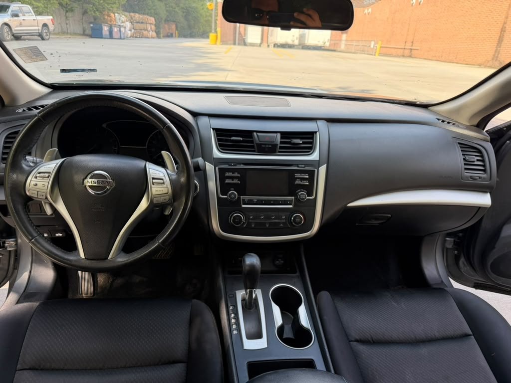 2017 Nissan Altima Image 16