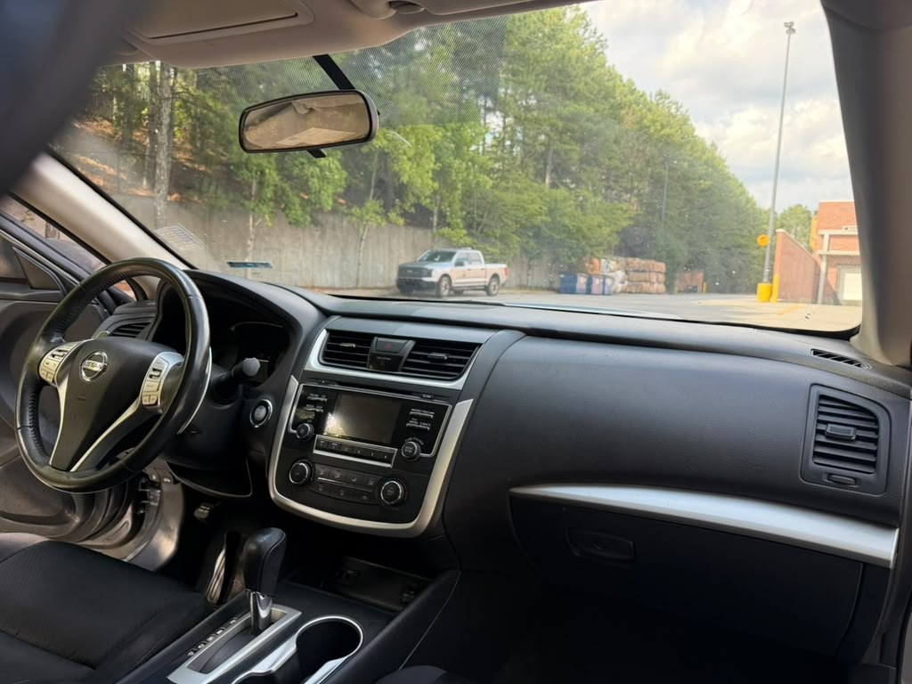 2017 Nissan Altima Image 17
